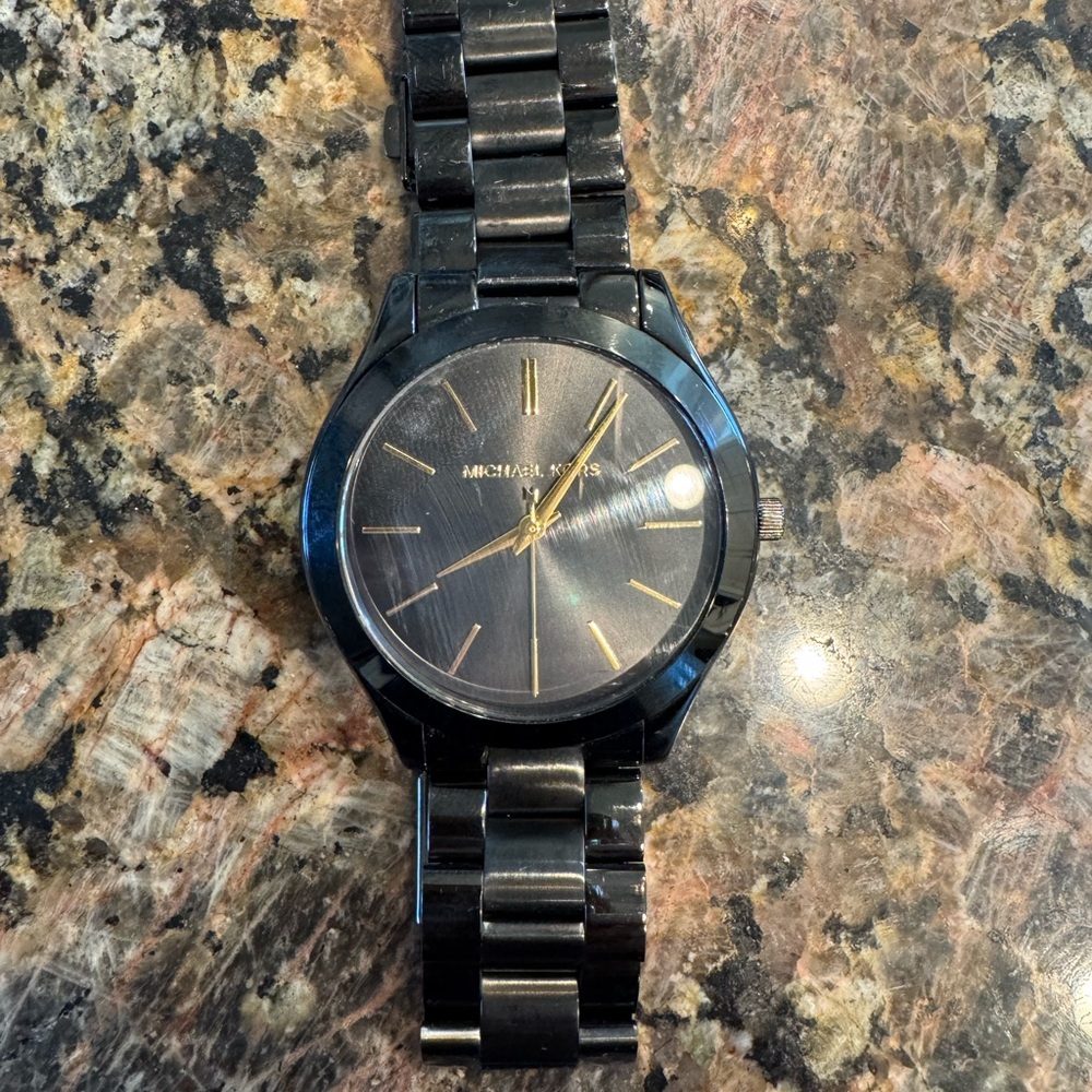 Michael Kors Slim Runway MK3221 Women’s watch in black